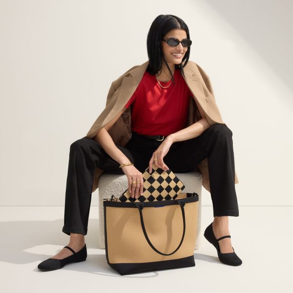 The Lightweight Zip Tote - Shortbread - Image 4