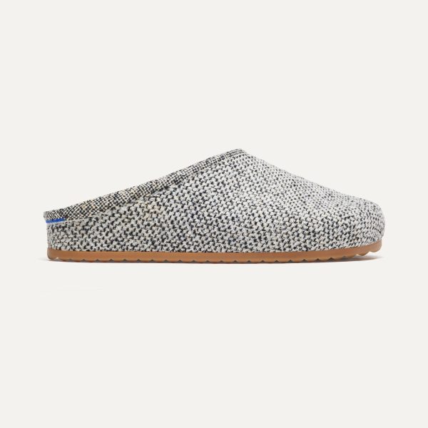 The Cozy Clog - Cookies and Cream Bouclé - Image 6